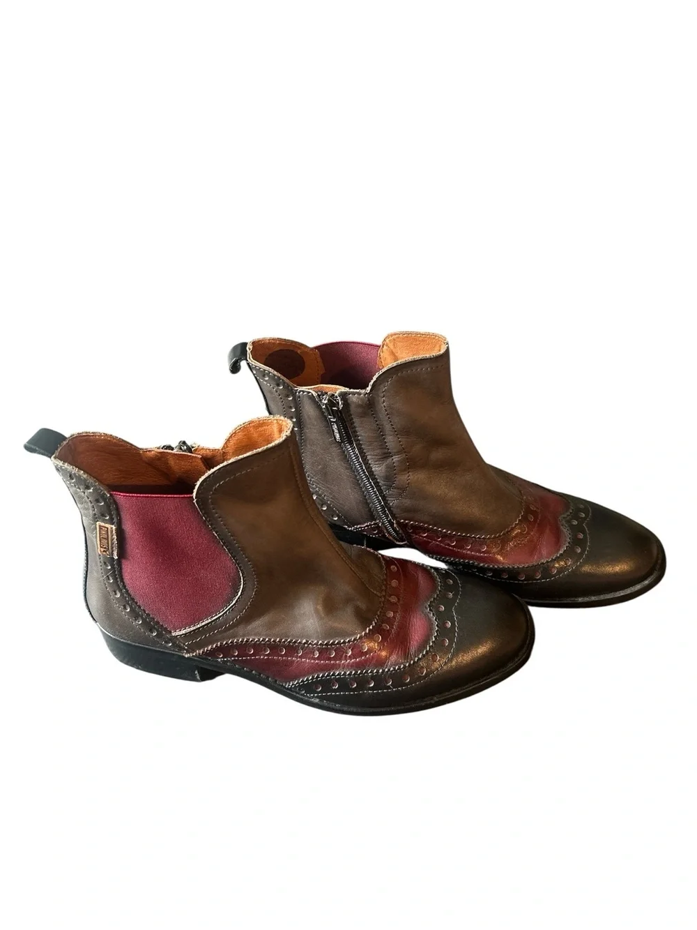 Pikolinos Brighton Chelsea Boots featuring Two-Tone Grey and Burgundy Leather